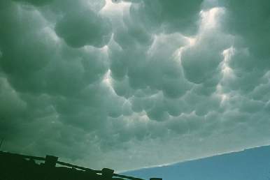 CUMULONIMBUS  MAMMA
